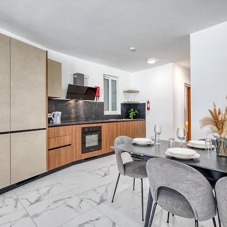 New ! Sant Anna Residences, 5 By Sf Homes Daire *