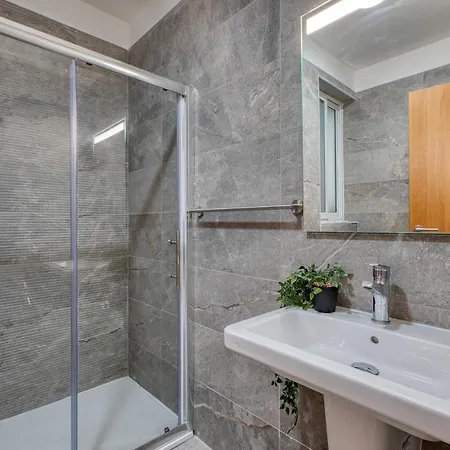 New ! Sant Anna Residences, 5 By Sf Homes マルサスカーラ