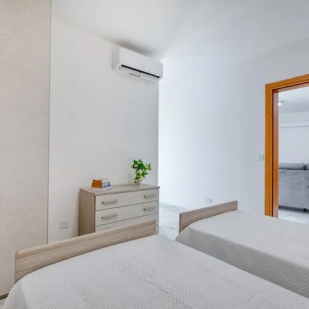 アパート New ! Sant Anna Residences, 5 By Sf Homes マルサスカーラ