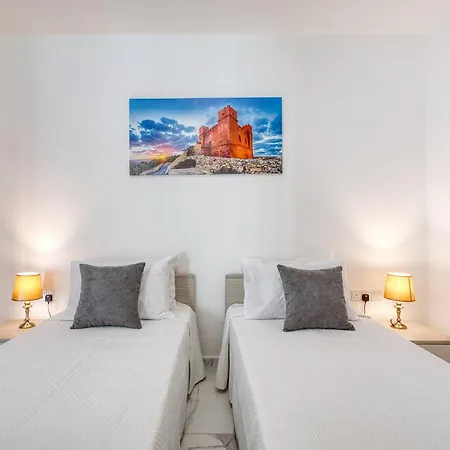 アパート New ! Sant Anna Residences, 5 By Sf Homes マルサスカーラ